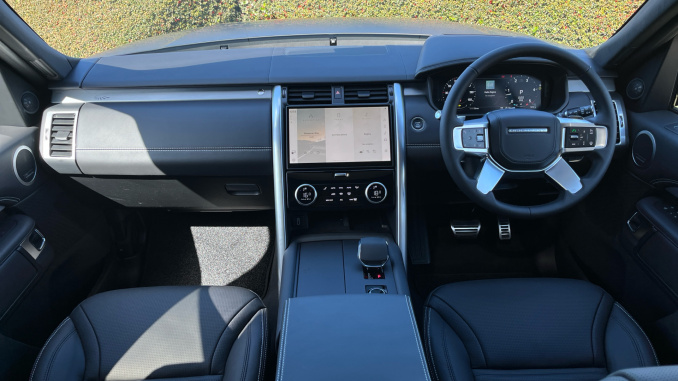 Land Rover Discovery 3.0 D350 Tempest 5dr Auto Diesel Station Wagon - Image 9